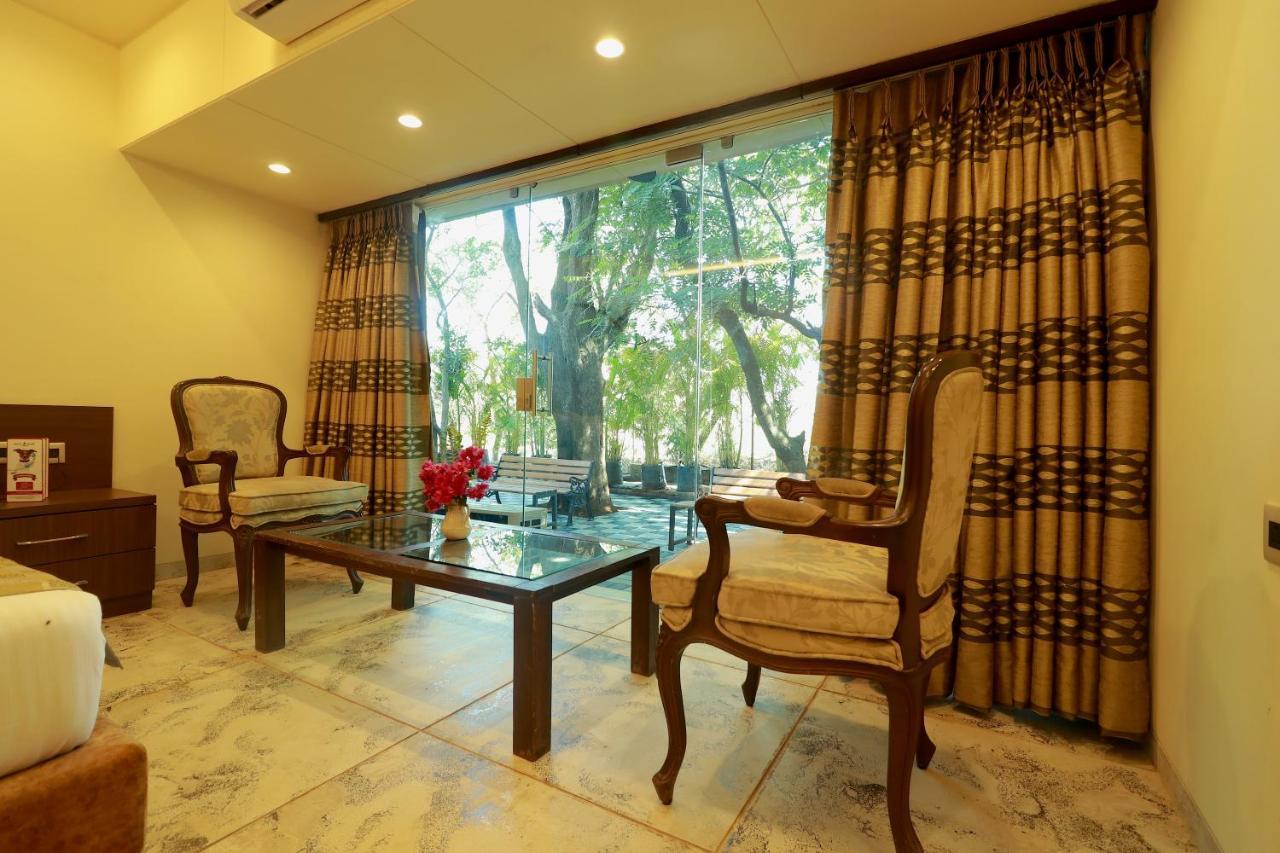 Manas Resort With Petting Zoo, Igatpuri Bagian luar foto