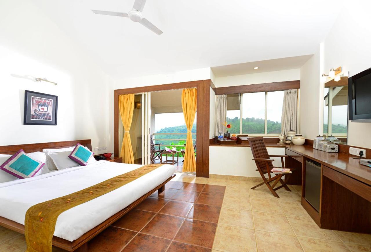 Manas Resort With Petting Zoo, Igatpuri Bagian luar foto