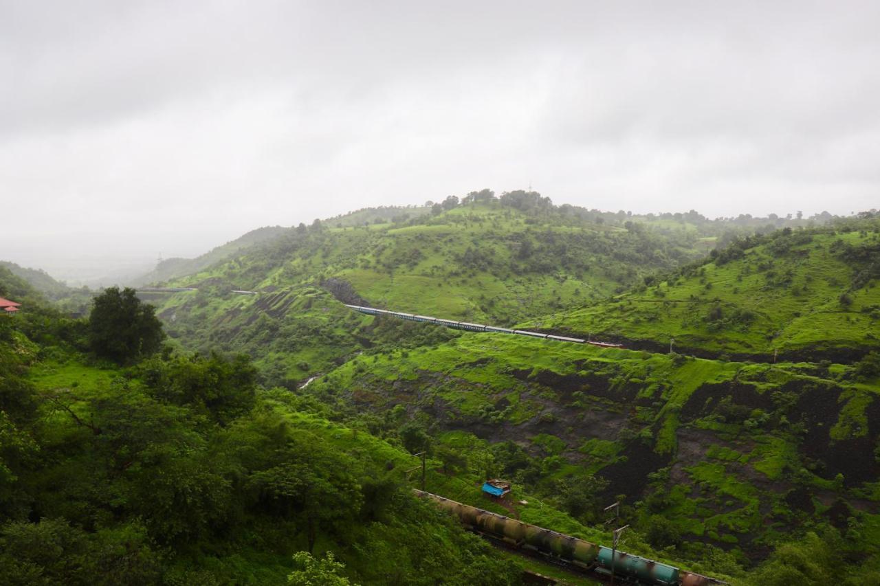 Manas Resort With Petting Zoo, Igatpuri Bagian luar foto