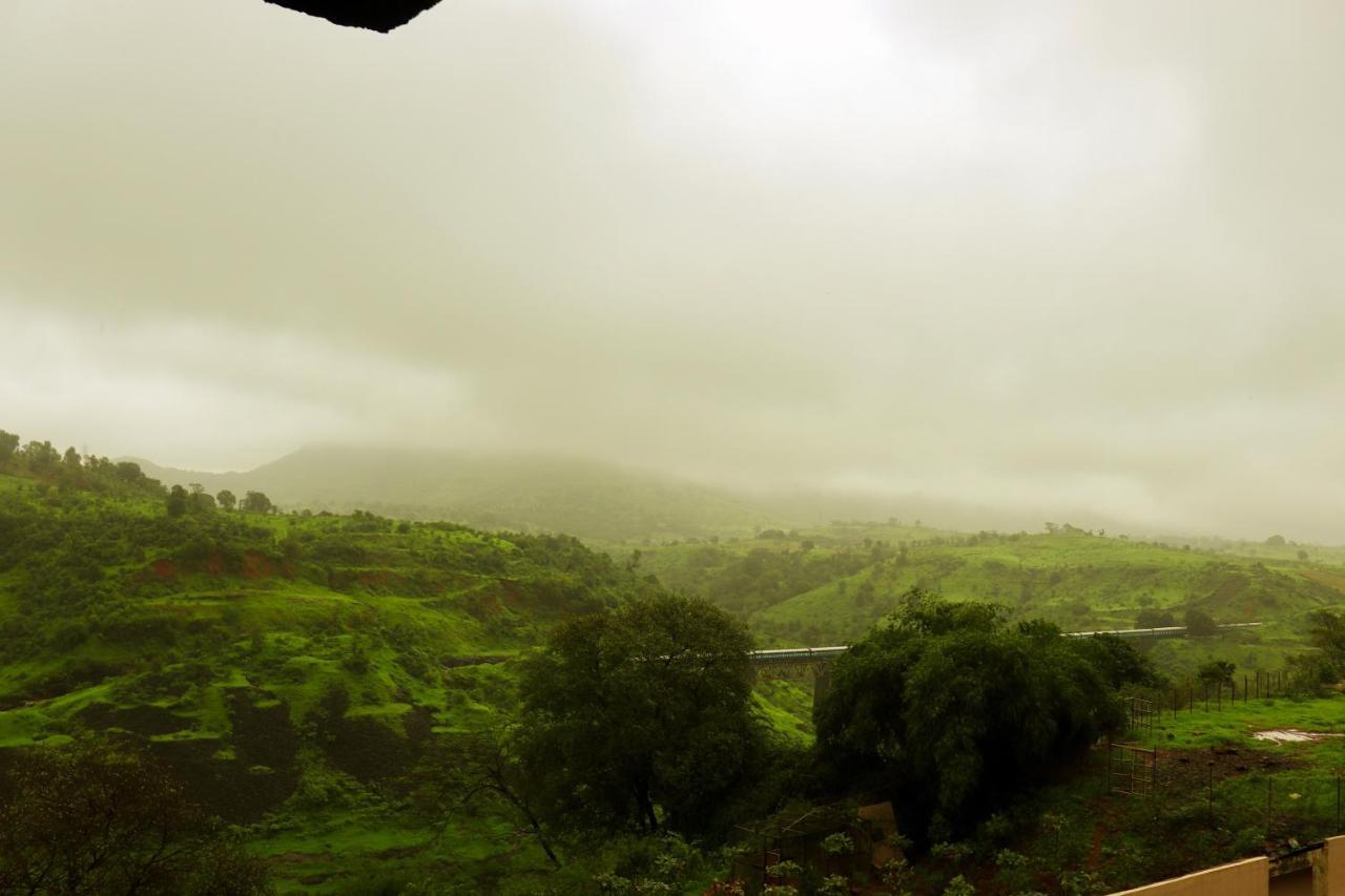 Manas Resort With Petting Zoo, Igatpuri Bagian luar foto