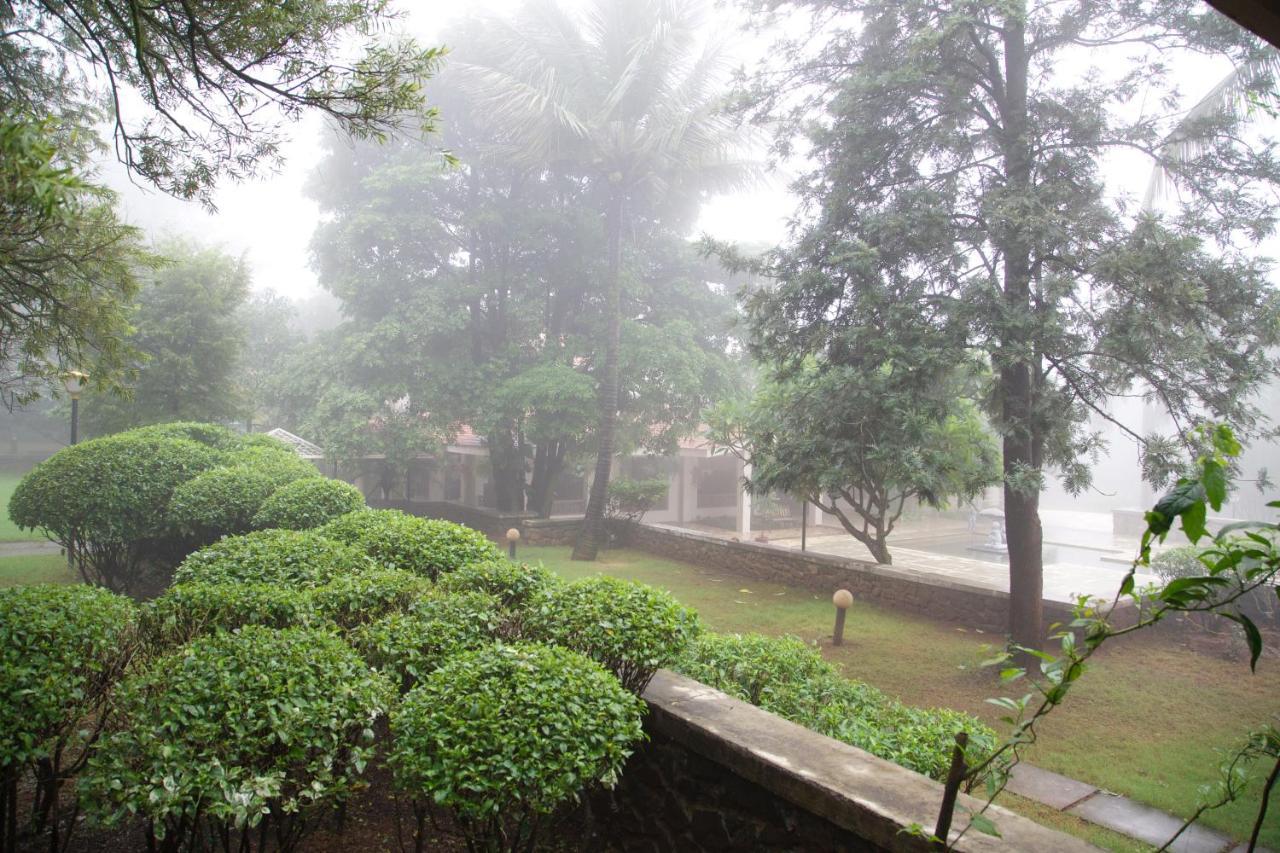 Manas Resort With Petting Zoo, Igatpuri Bagian luar foto